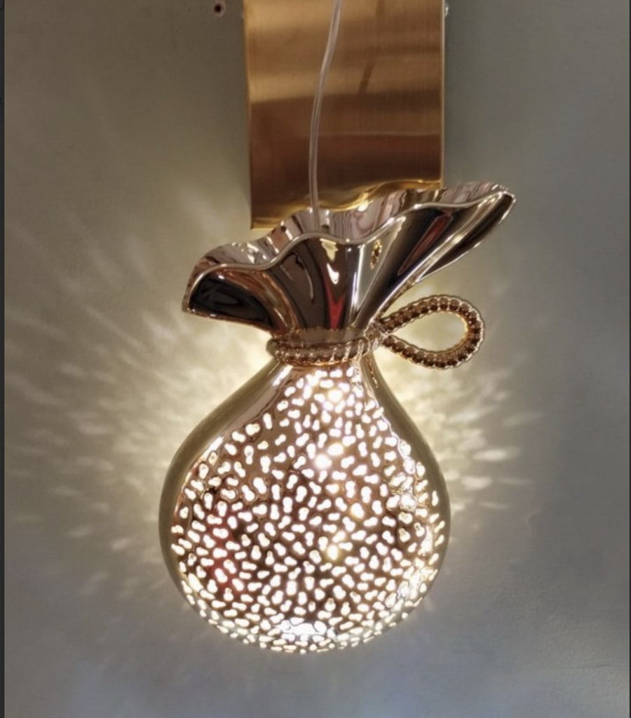 Wall Mount Light 
Wall Light 
Wall Fixture 
Pouch Shape Wall Light