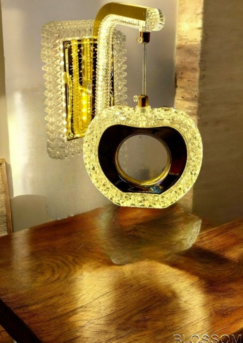 Wall Mount Light 
Apple Shape Design Wall Mount Light 
Wall Mount Light For Home Decor 
Wall Decor
Apple Shape Design Light