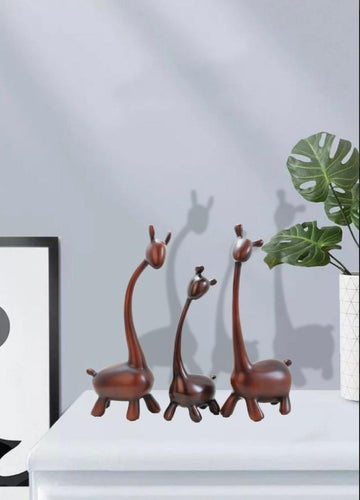 Giraffe Artefact 
Animal Artefact