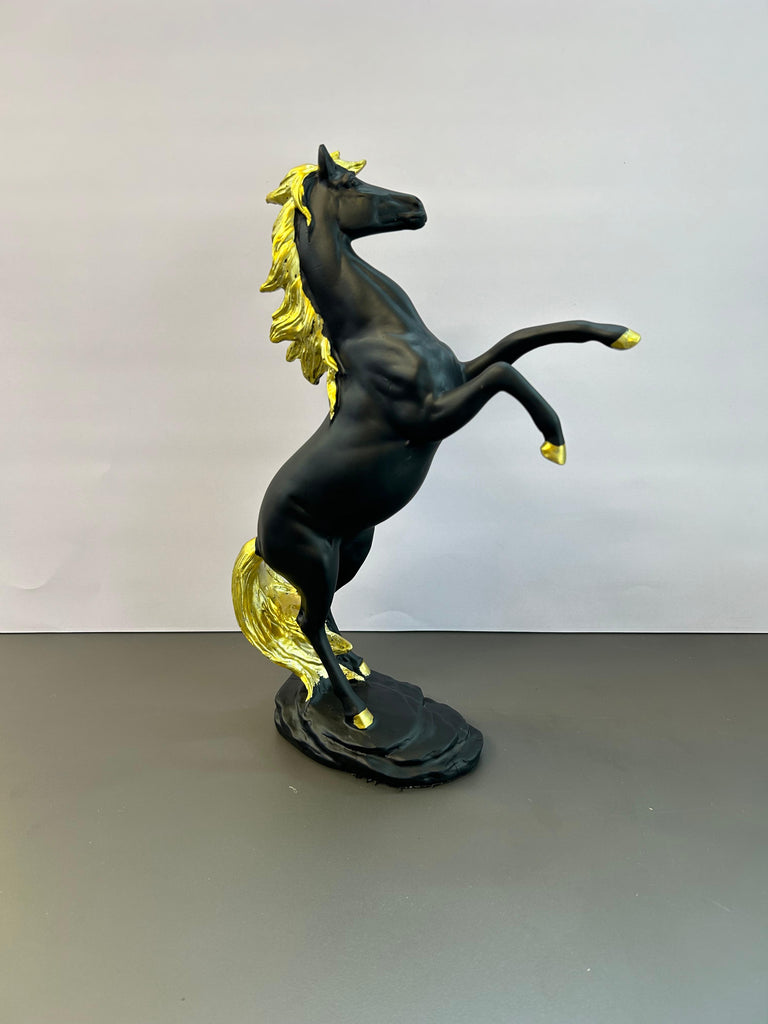 Horse Artefact 
Standing Horse Artefact