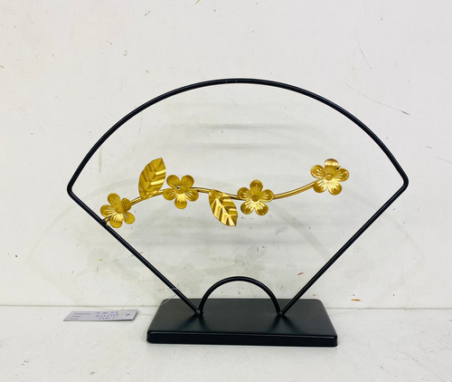 Exquisite Metal Flower Design Celebrating Artistic Excellence with Exuberant Designs