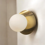 Luxurious Gold Metal Wall-Mount Light Fixture for Modern Interiors