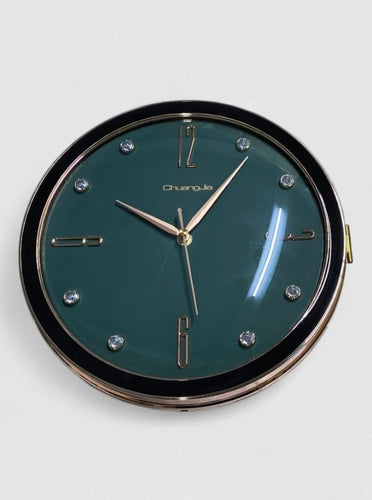 Lush Green Wall Clock to Brighten Any Room