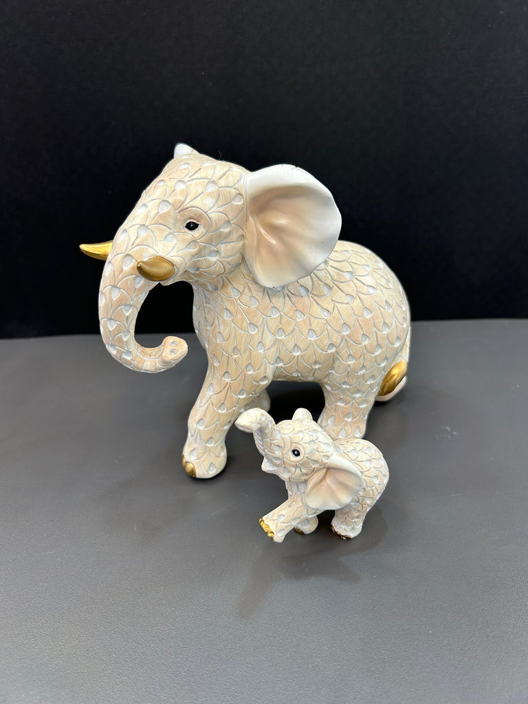 Artefact Of Dotted Design Baby Elephant with Mother (set)