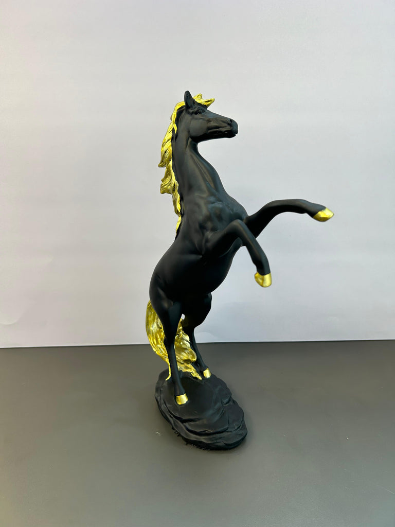 Black Horse Artefact
Elegant Design Horse Artefact