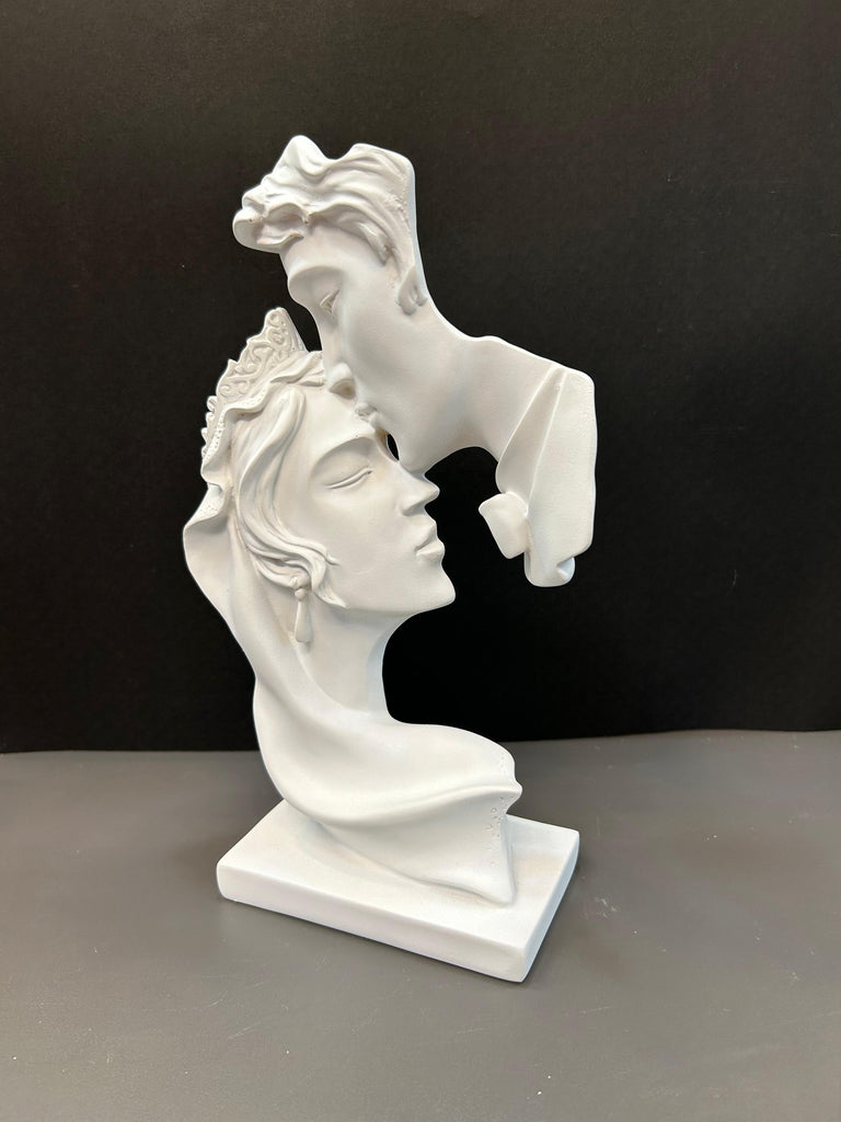 White Colour Couple Abstract Artefact Decorative For Home Decor